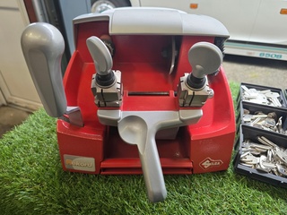 Sleutelslijper Silca, Rekord 1151551100108, rood
